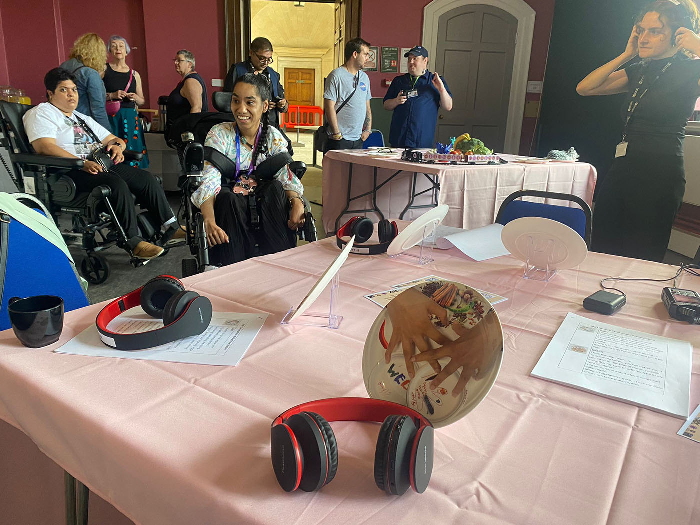 plate with headphones